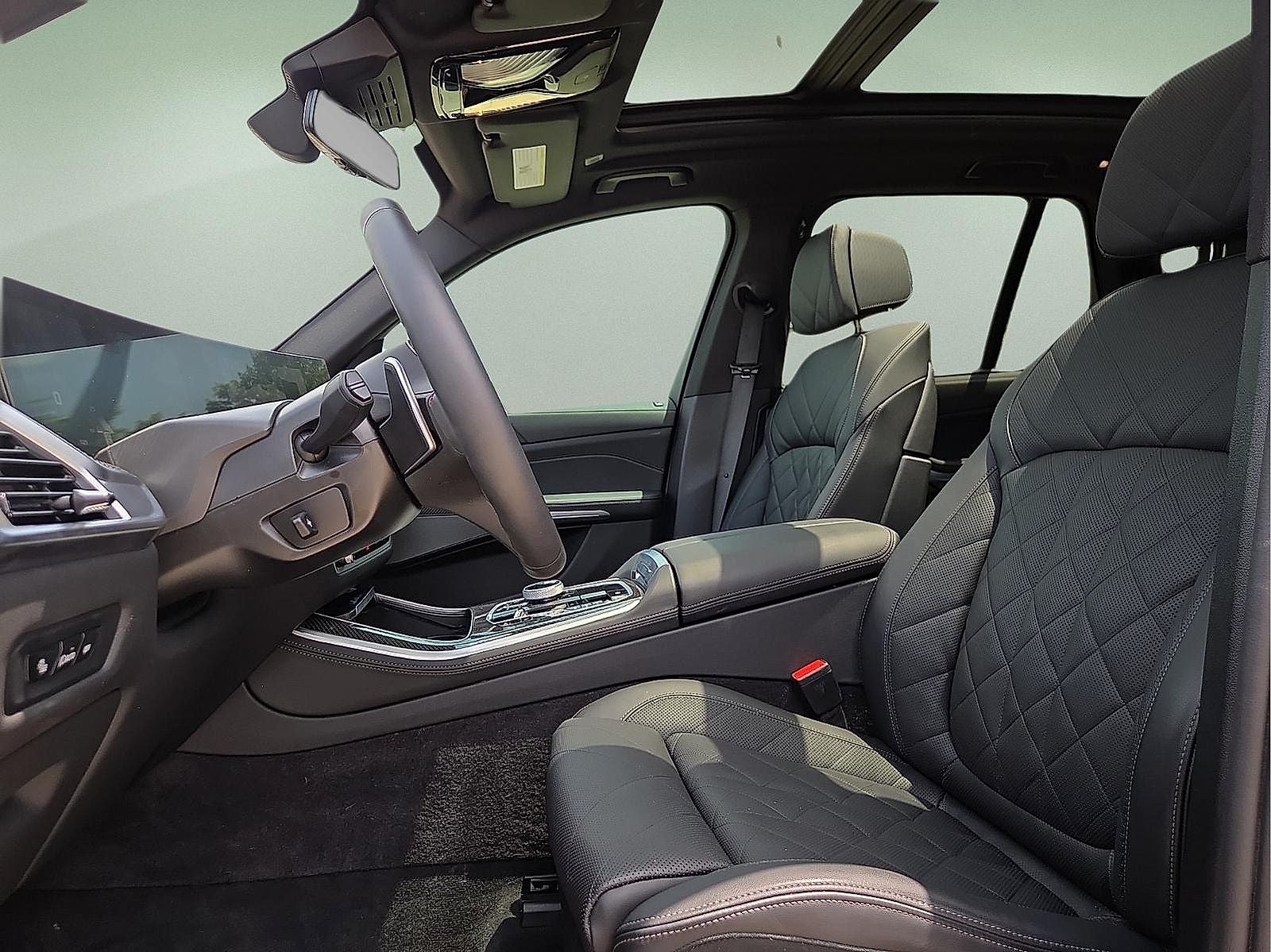 2025 BMW X5 M60i