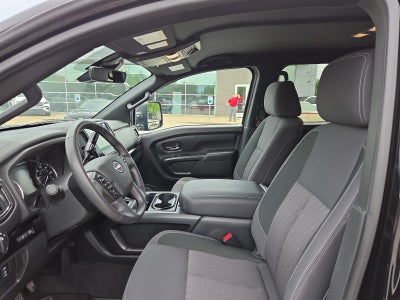 2023 Nissan Titan SV