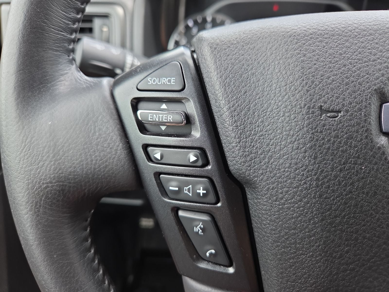 2023 Nissan Titan SV