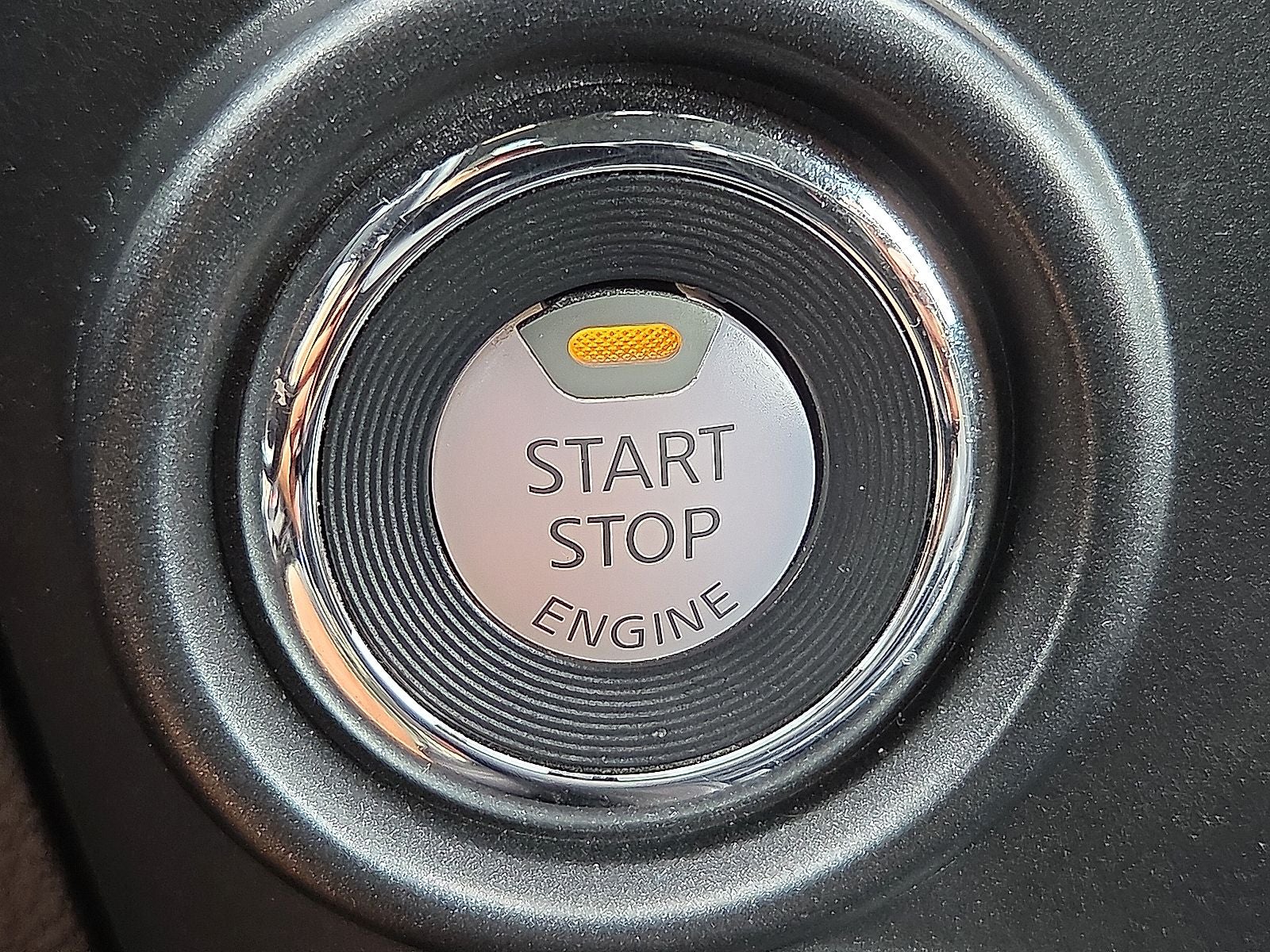 2023 Nissan Titan SV