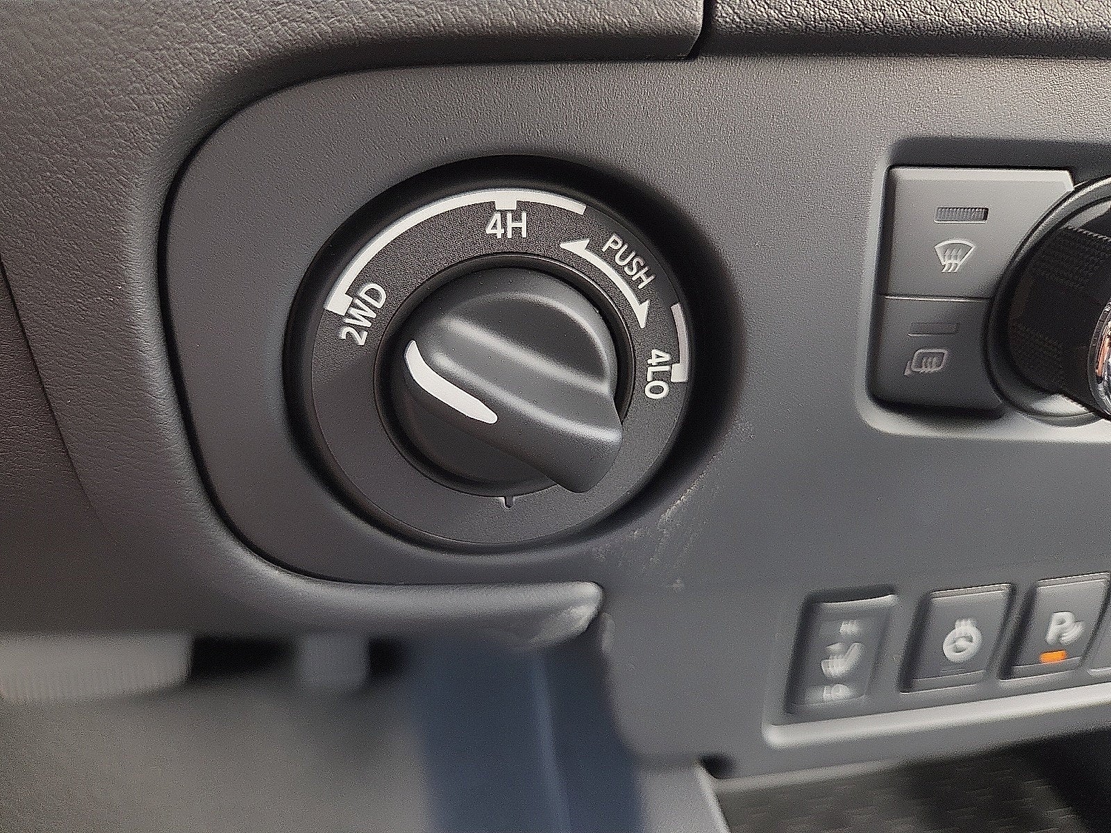 2027 Nissan Frontier Crew Cab SV