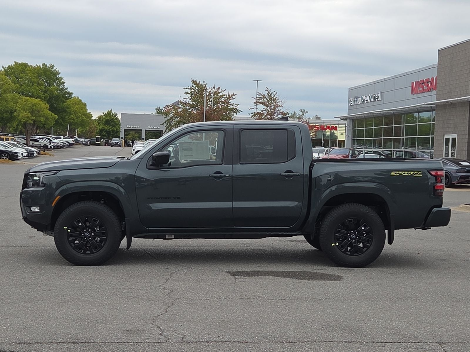 2027 Nissan Frontier SV