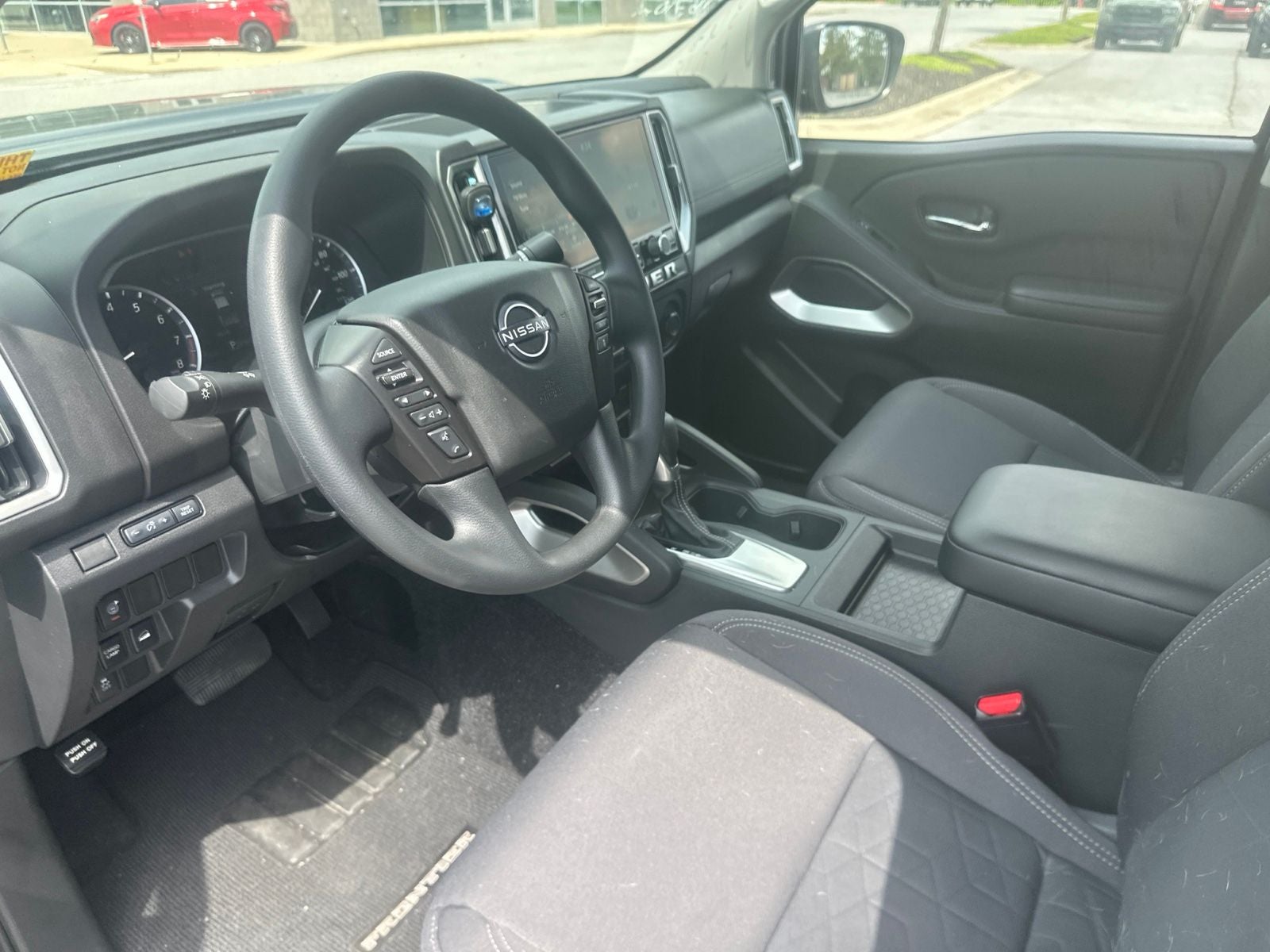 2025 Nissan Frontier SV