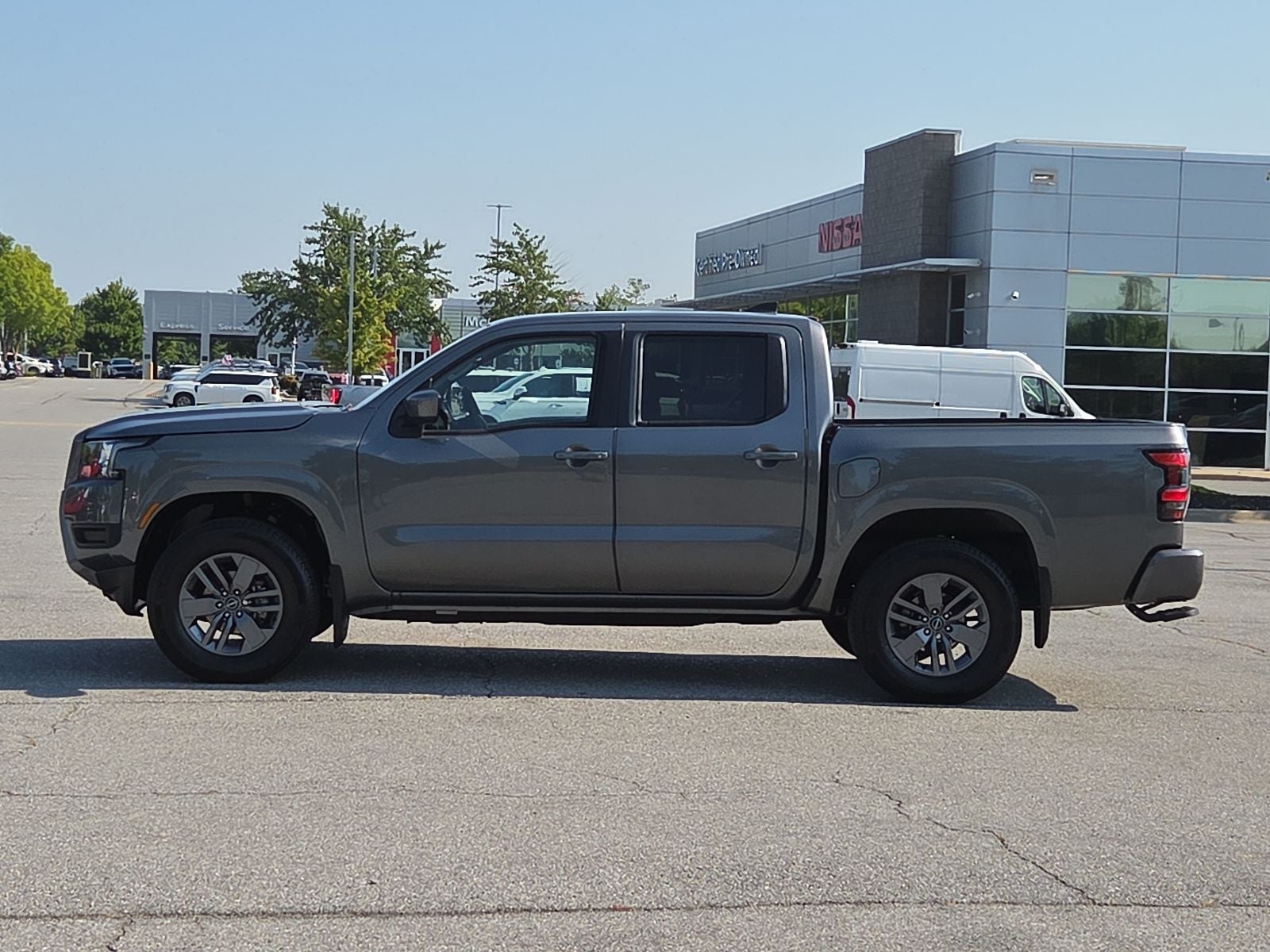 2025 Nissan Frontier SV