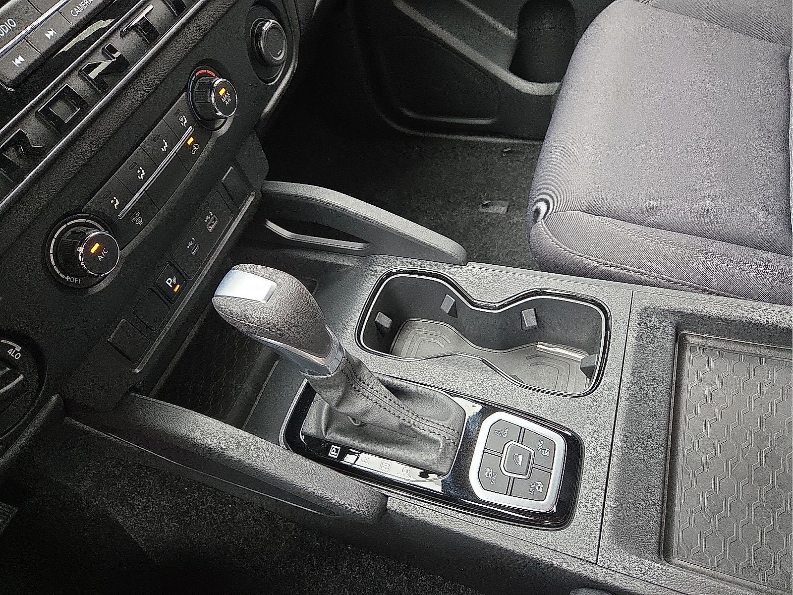 2026 Nissan Frontier Crew Cab SV