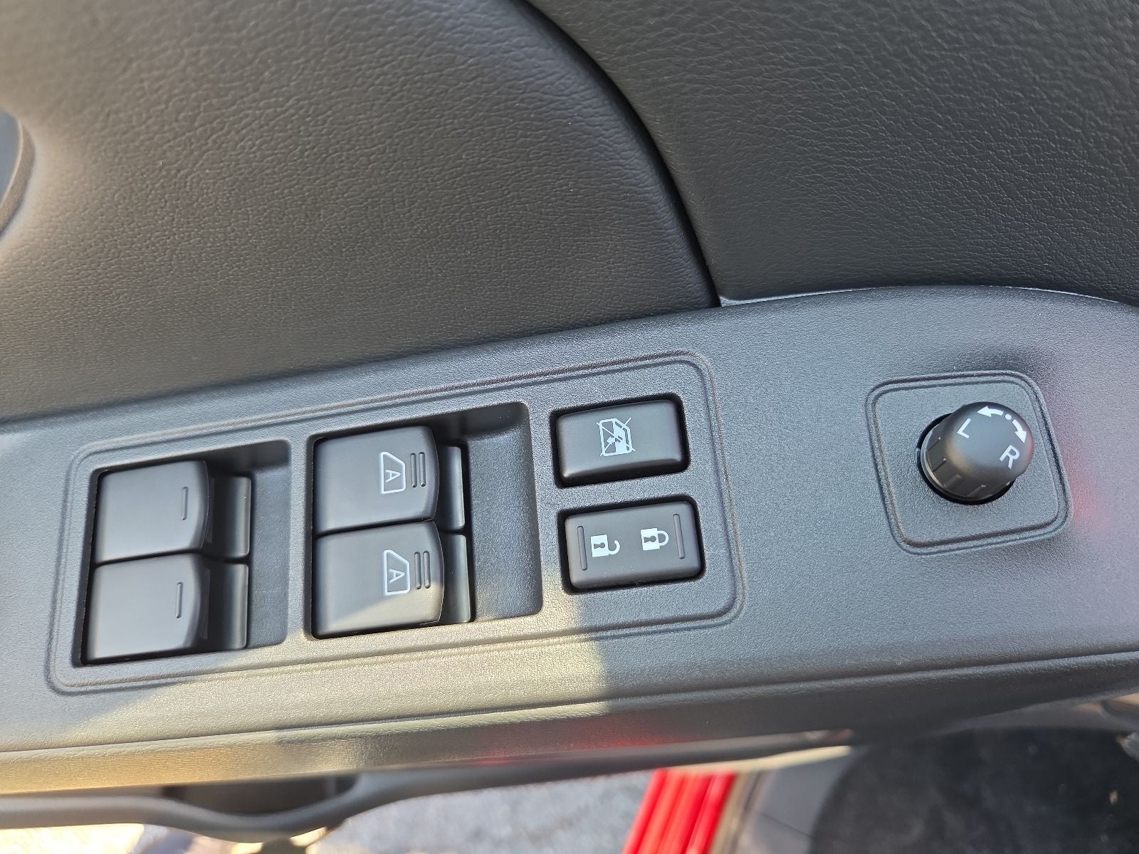 2027 Nissan Frontier Crew Cab SV