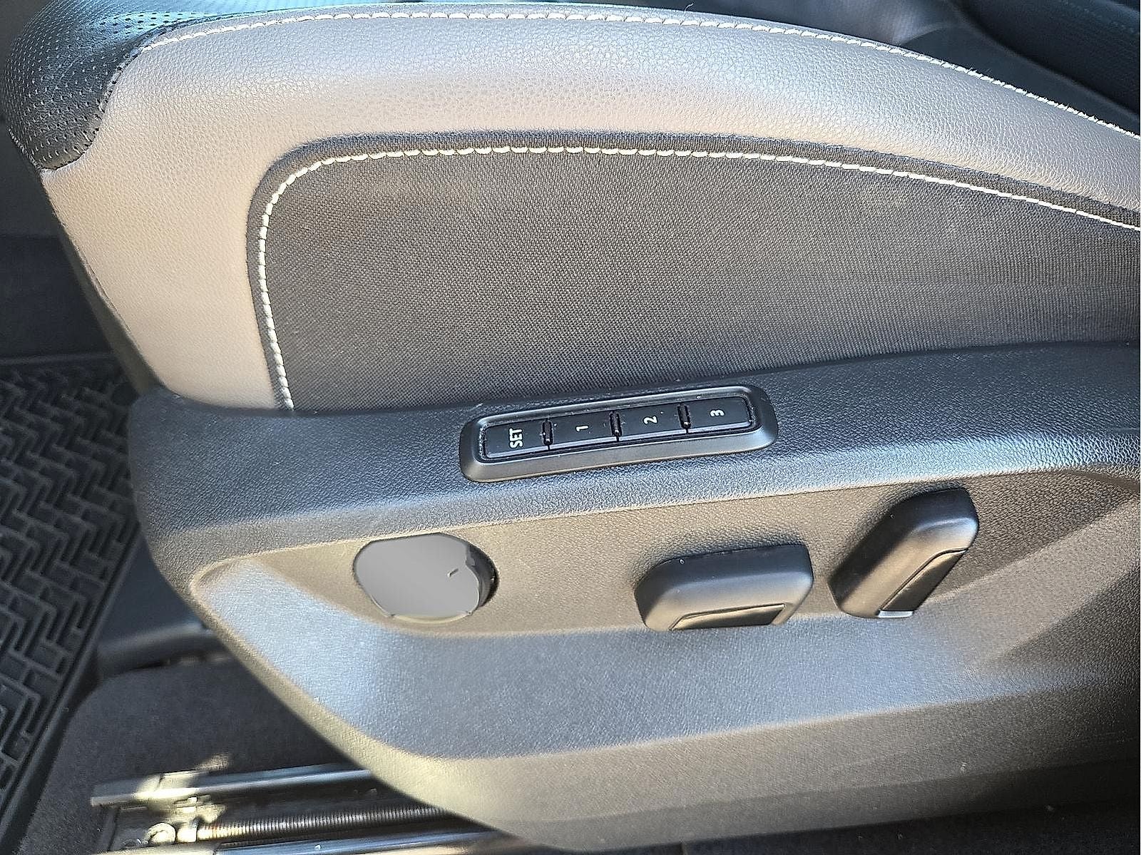 2023 Volkswagen Atlas Cross Sport 3.6L V6 SEL Premium R-Line