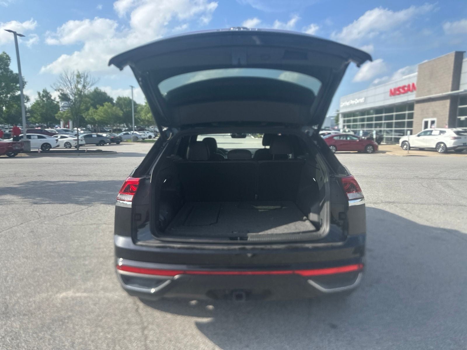 2024 Volkswagen Atlas Cross Sport 2.0T SE w/Technology