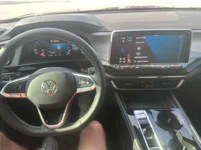 2024 Volkswagen Atlas Cross Sport 2.0T SE w/Technology