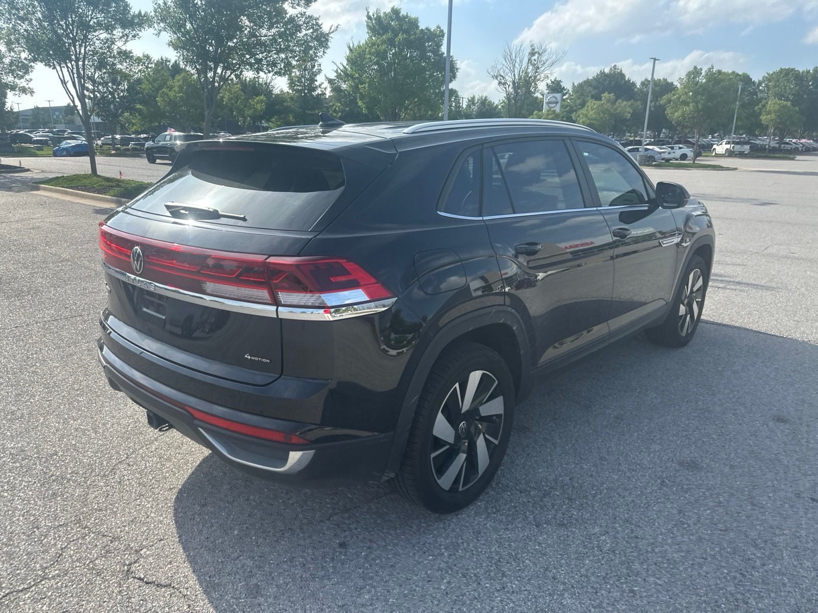 2024 Volkswagen Atlas Cross Sport 2.0T SE w/Technology