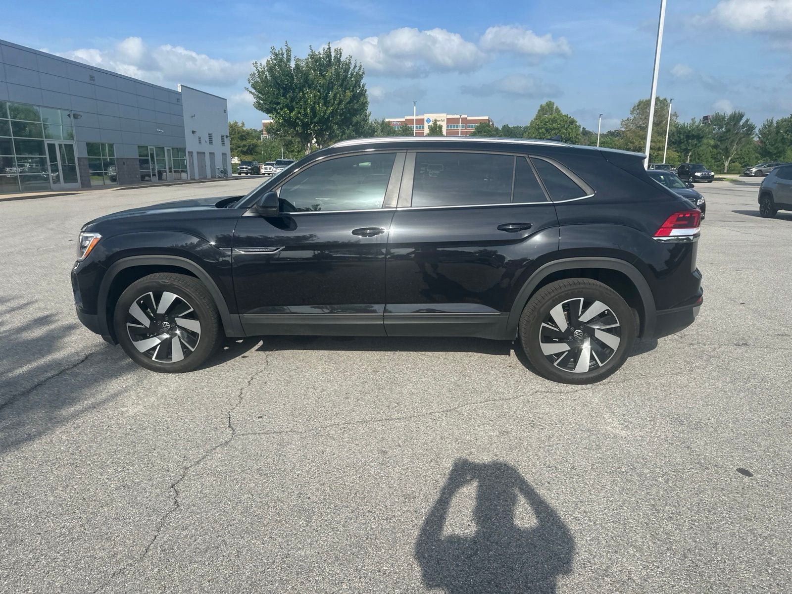 2024 Volkswagen Atlas Cross Sport 2.0T SE w/Technology