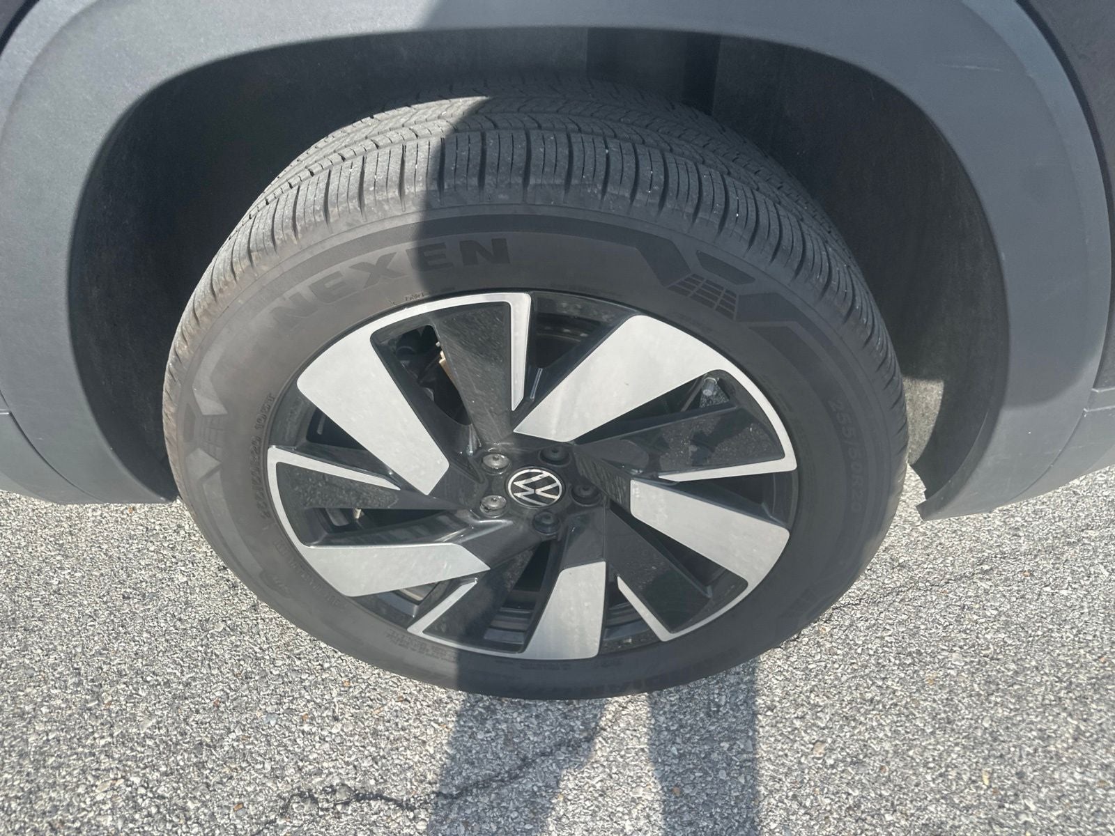 2024 Volkswagen Atlas Cross Sport 2.0T SE w/Technology