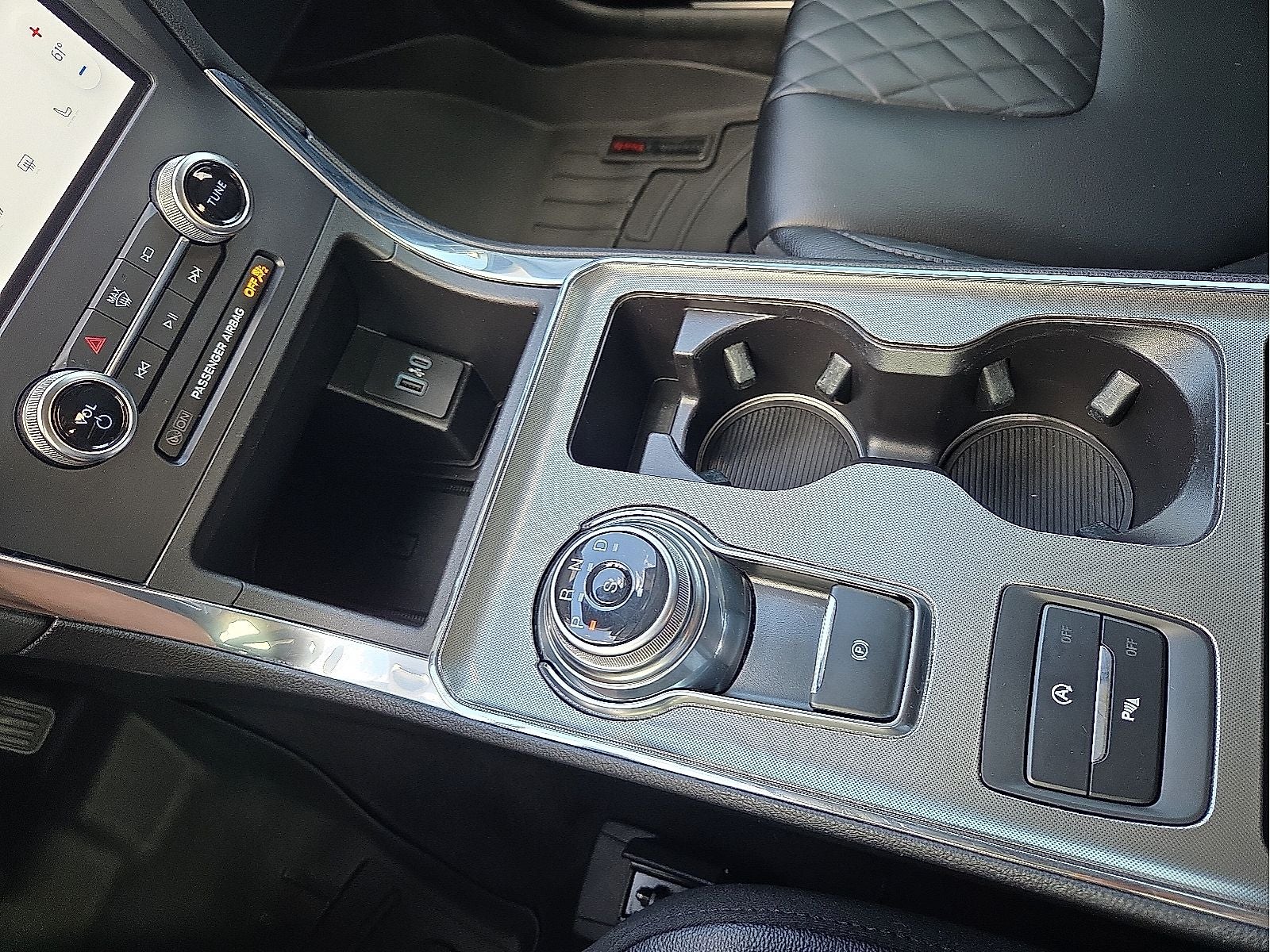 2023 Ford Edge Titanium