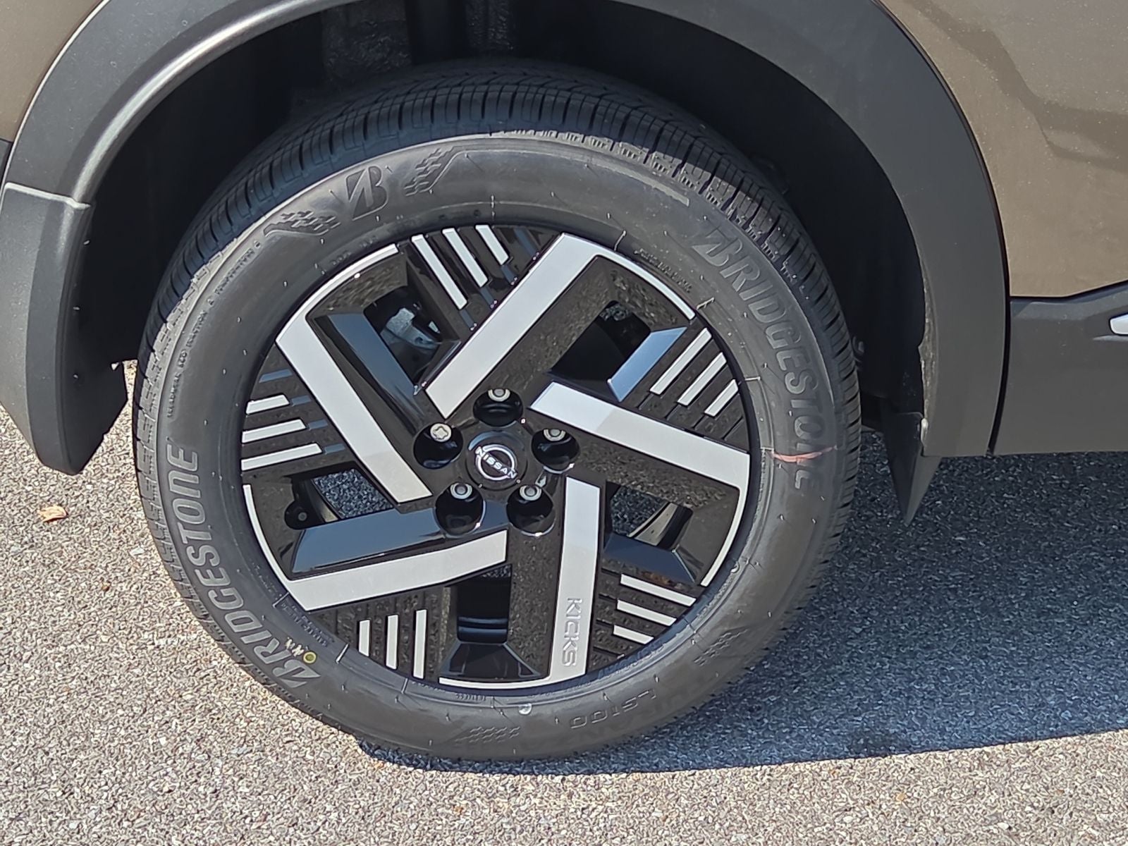 2027 Nissan Kicks SV