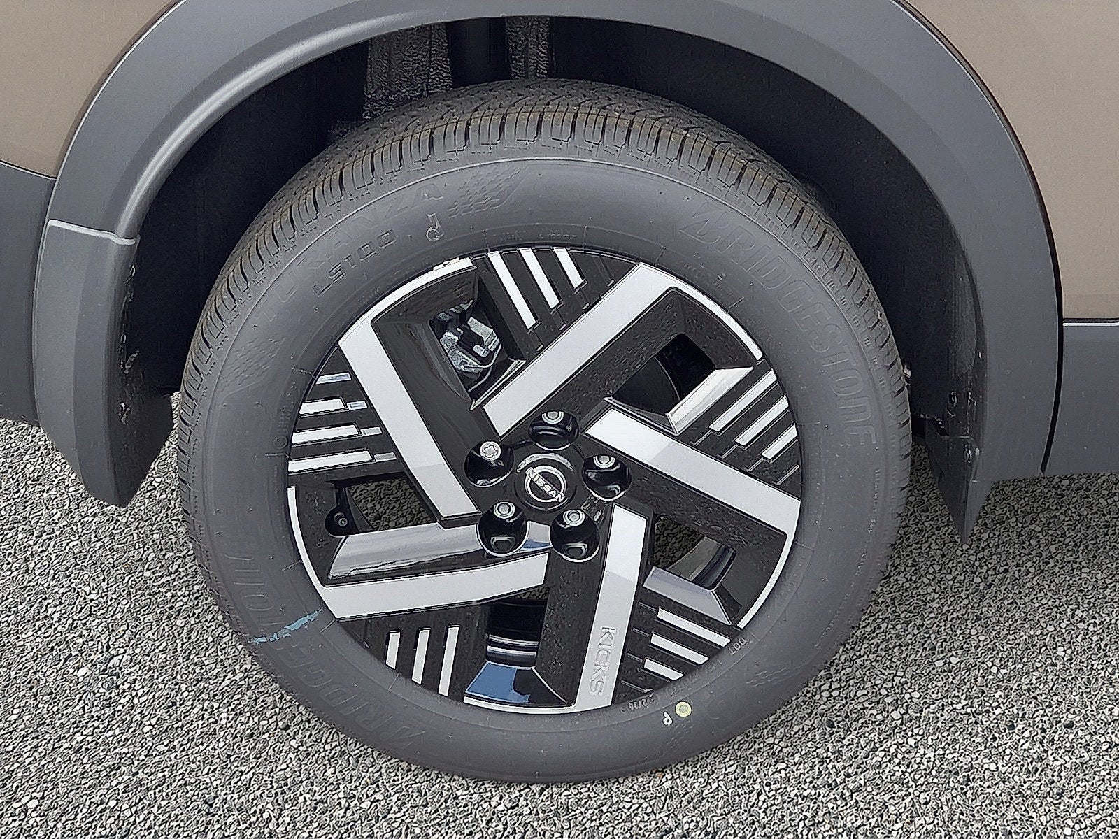 2027 Nissan Kicks SV