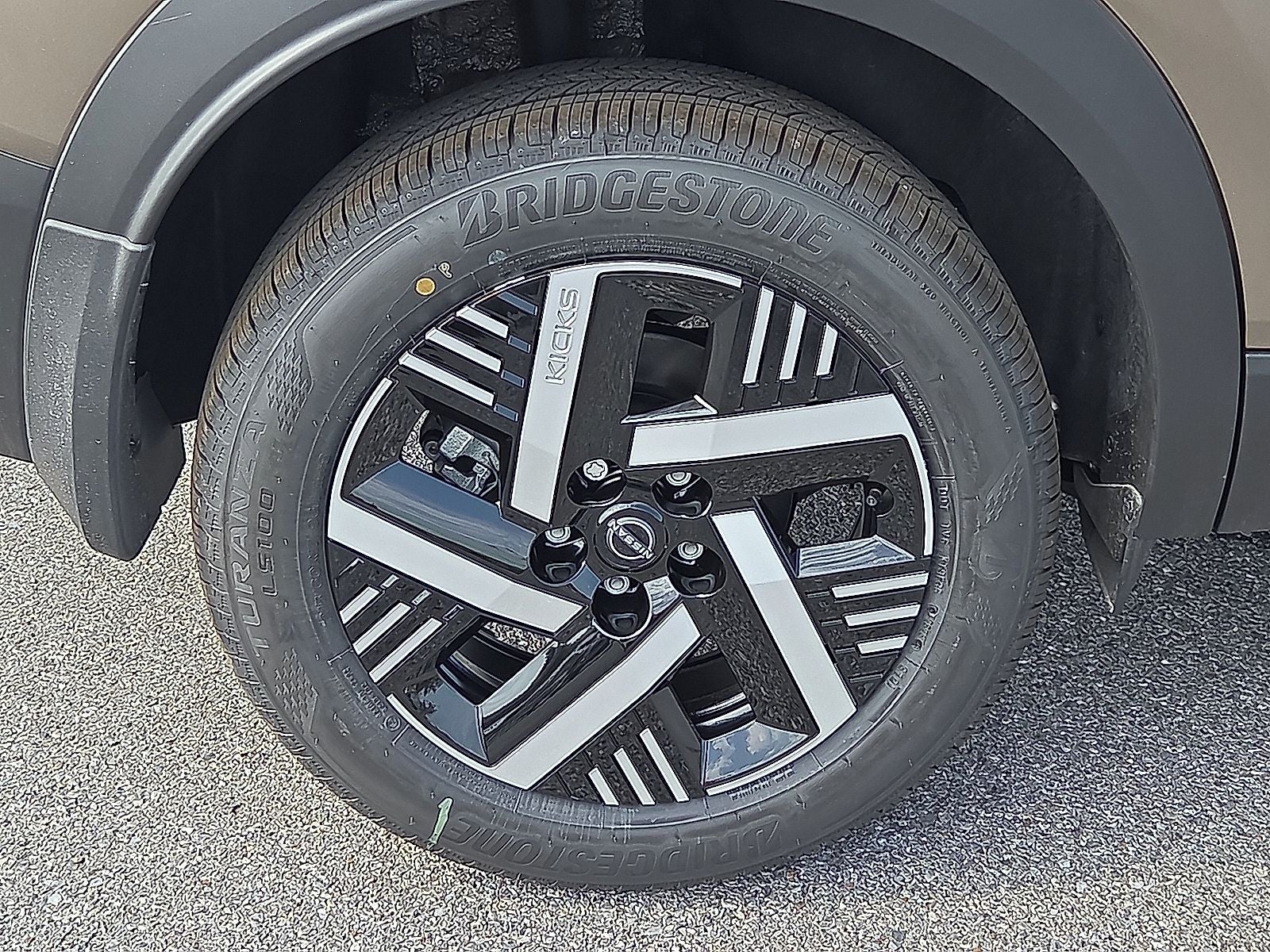 2027 Nissan Kicks SV