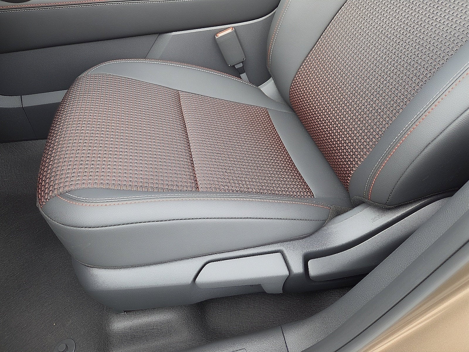 2027 Nissan Kicks SR