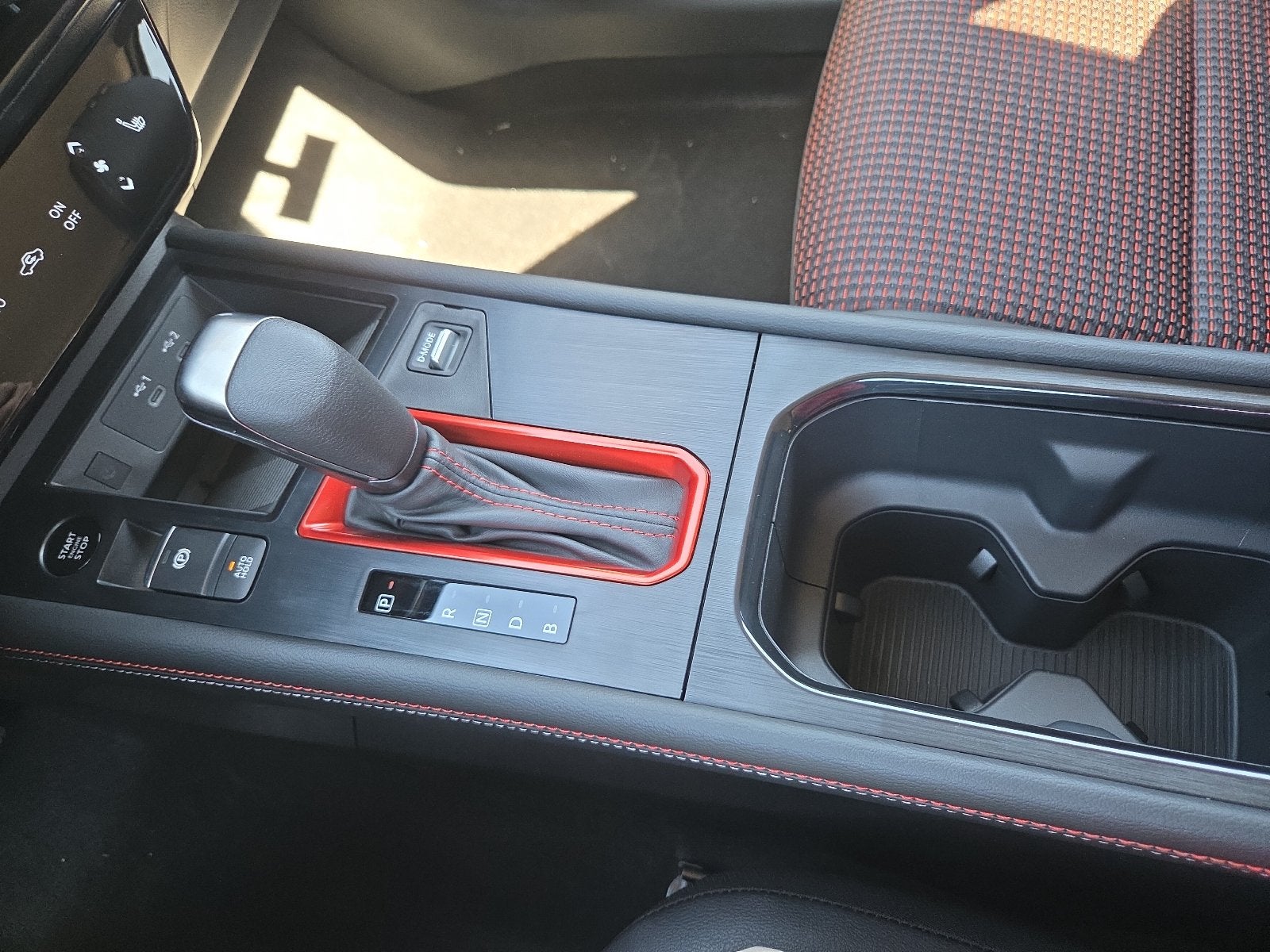 2027 Nissan Kicks SR