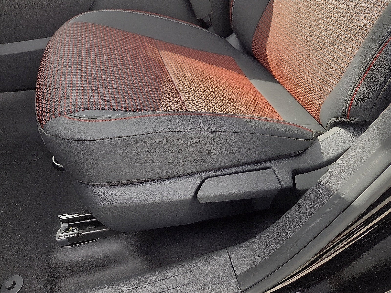 2027 Nissan Kicks SR