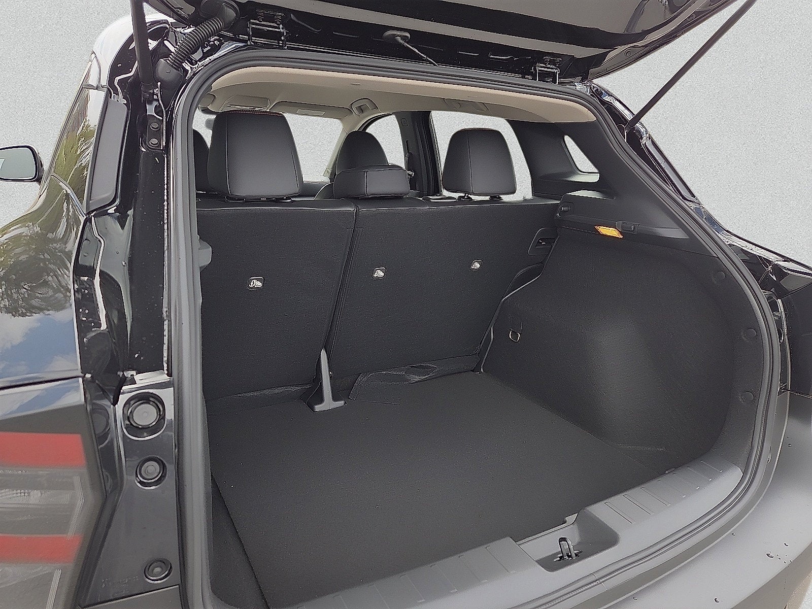 2027 Nissan Kicks SR
