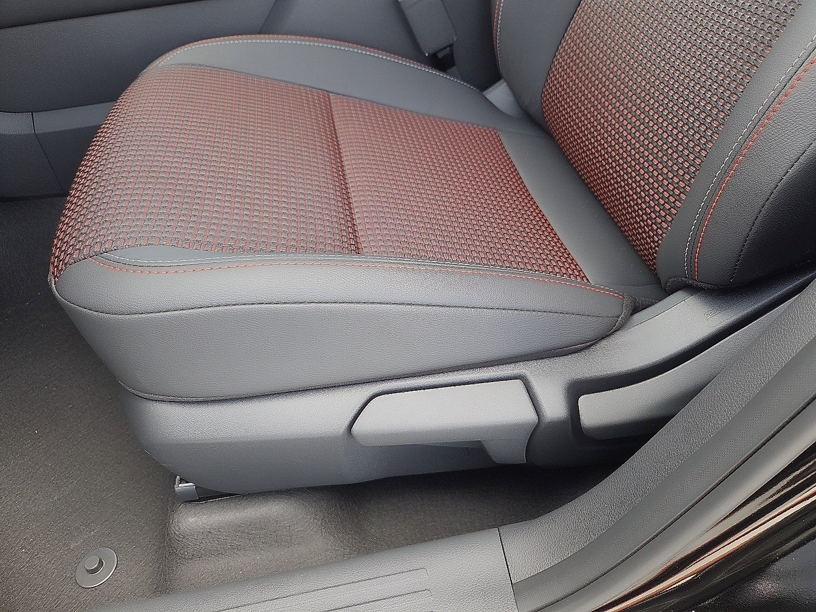 2027 Nissan Kicks SR