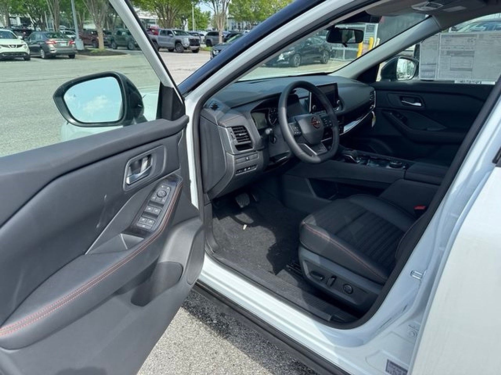 2025 Nissan Rogue Rock Creek®