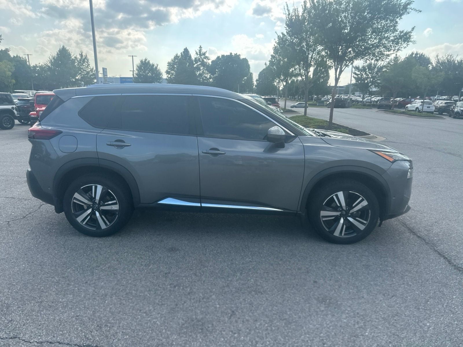 2023 Nissan Rogue SL