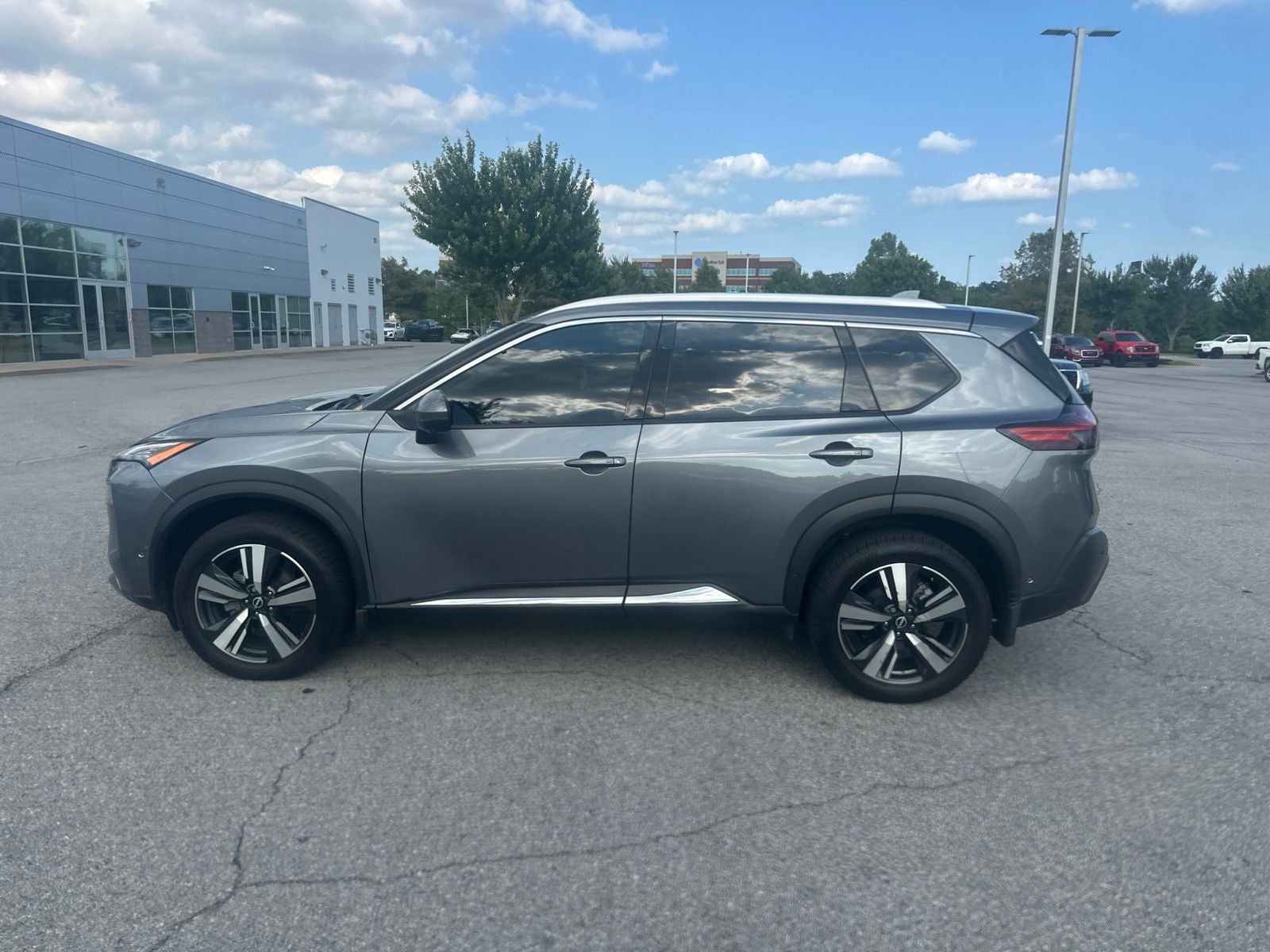 2023 Nissan Rogue SL