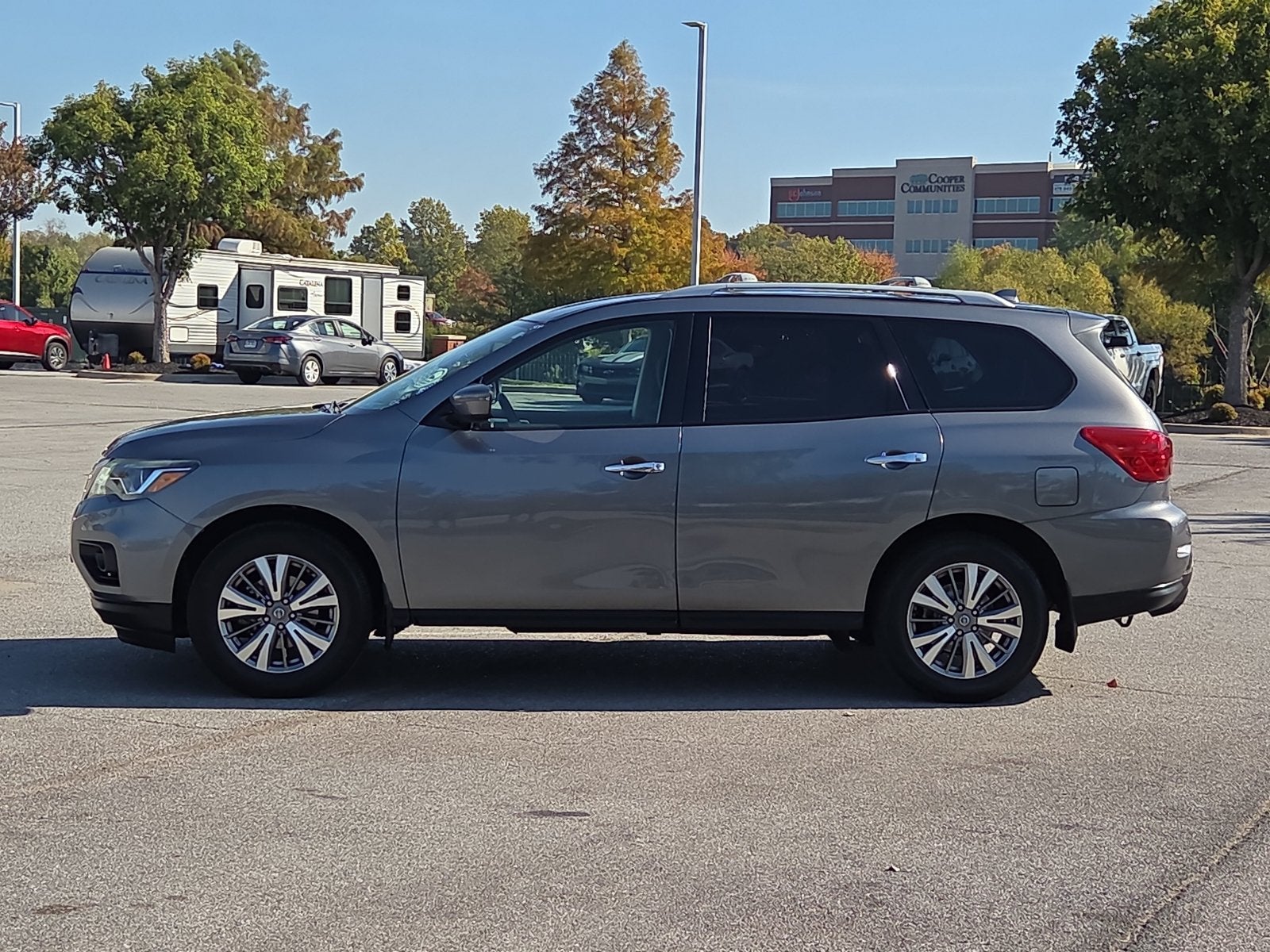 2020 Nissan Pathfinder S