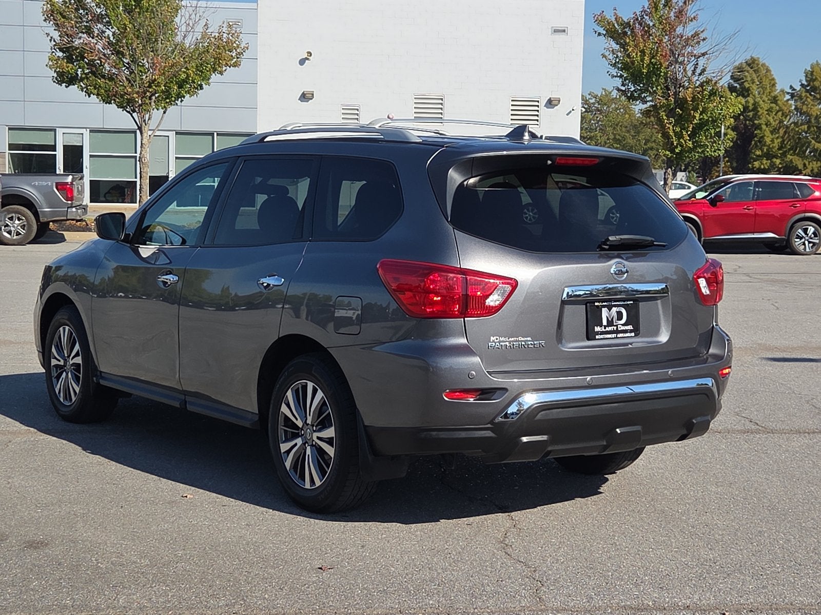2020 Nissan Pathfinder S