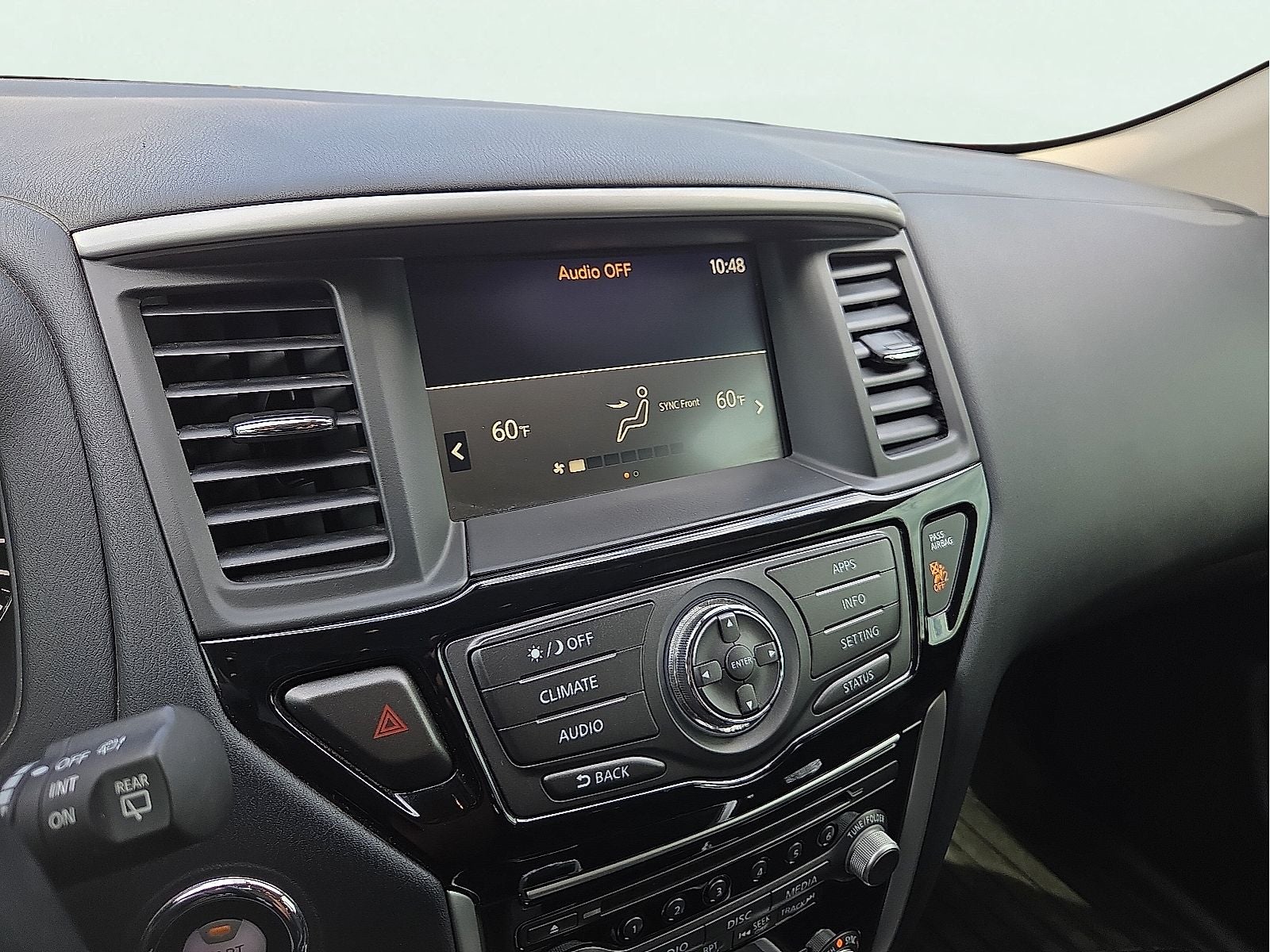 2020 Nissan Pathfinder SV