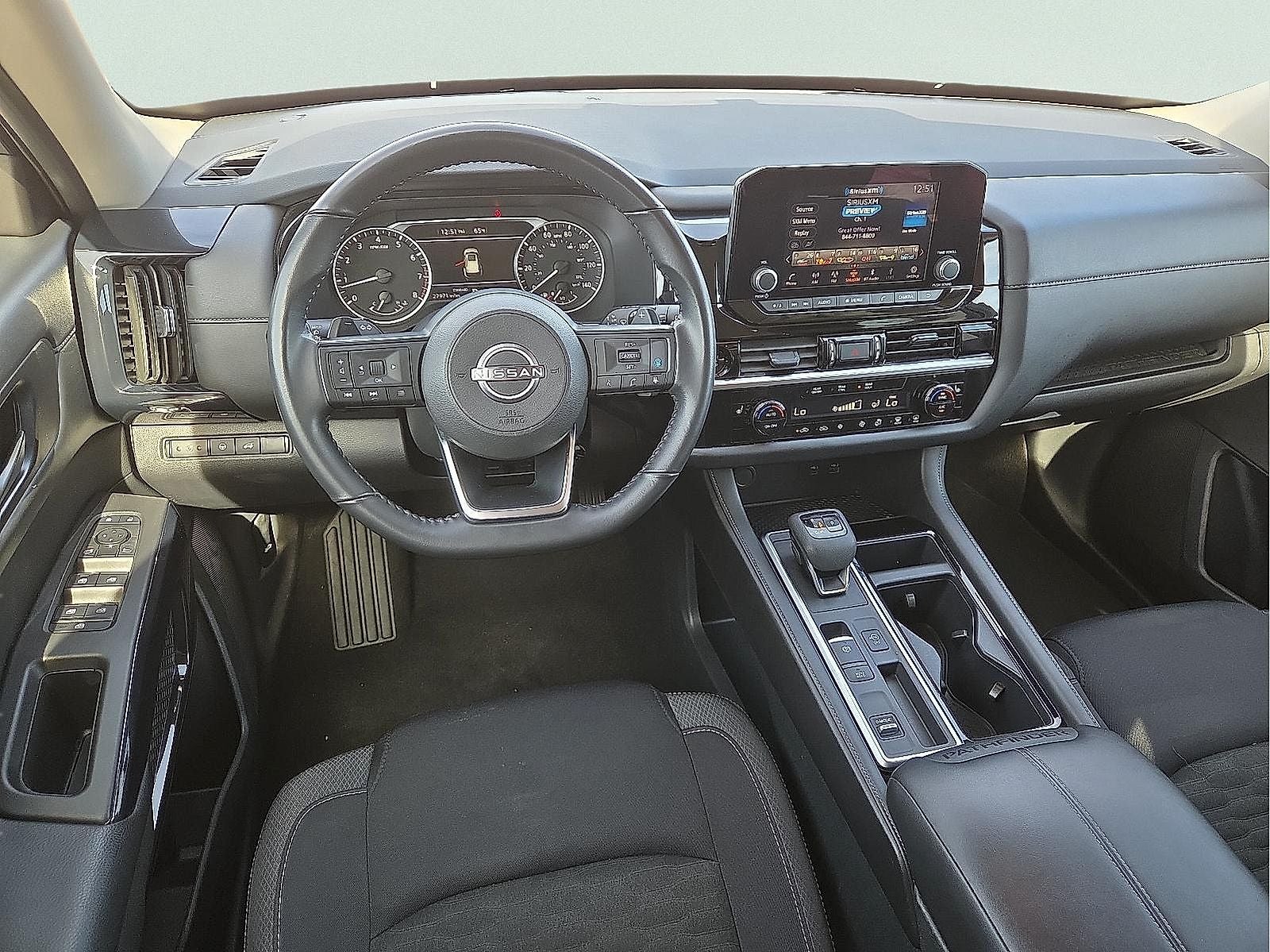 2025 Nissan Pathfinder SV