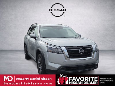 2025 Nissan Pathfinder SV