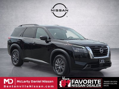 2025 Nissan Pathfinder SV