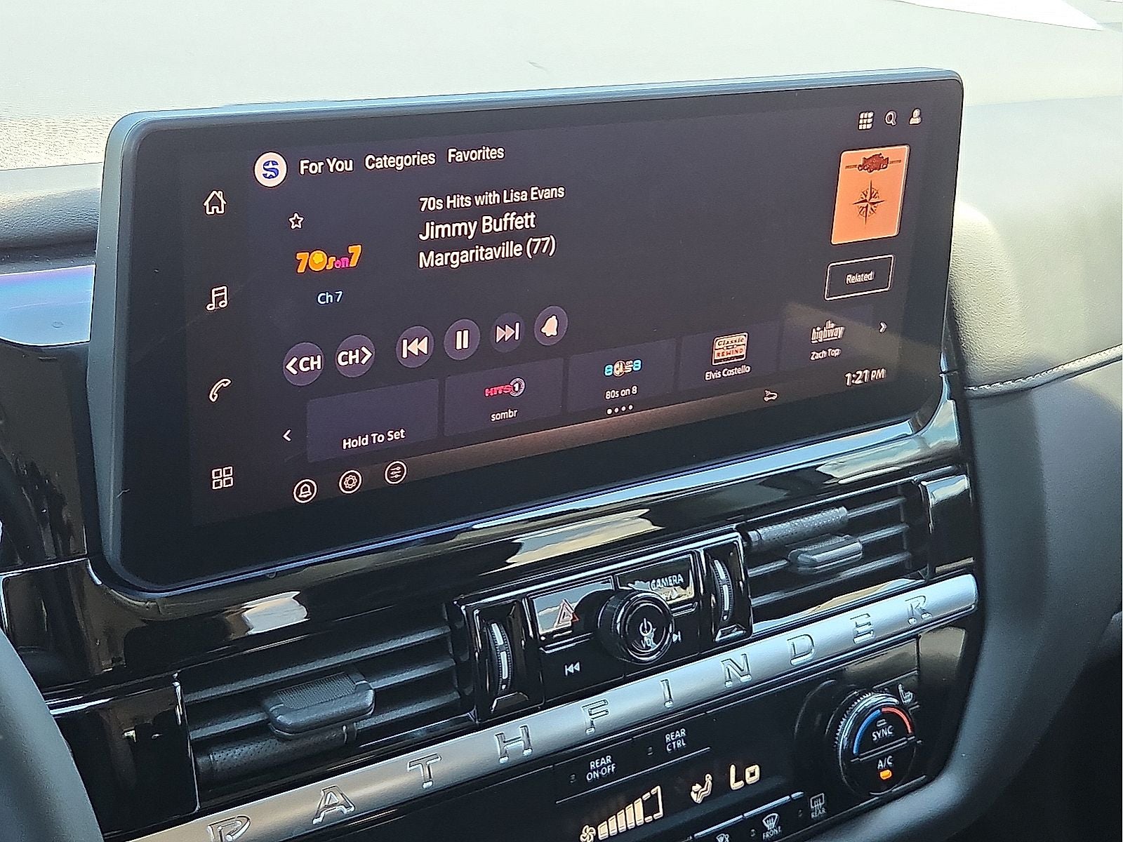 2026 Nissan Pathfinder SV