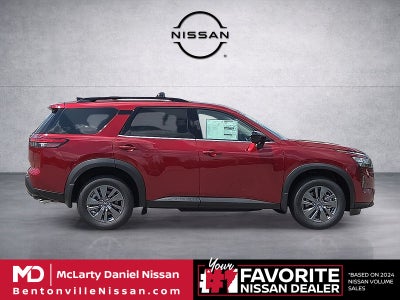 2026 Nissan Pathfinder SV