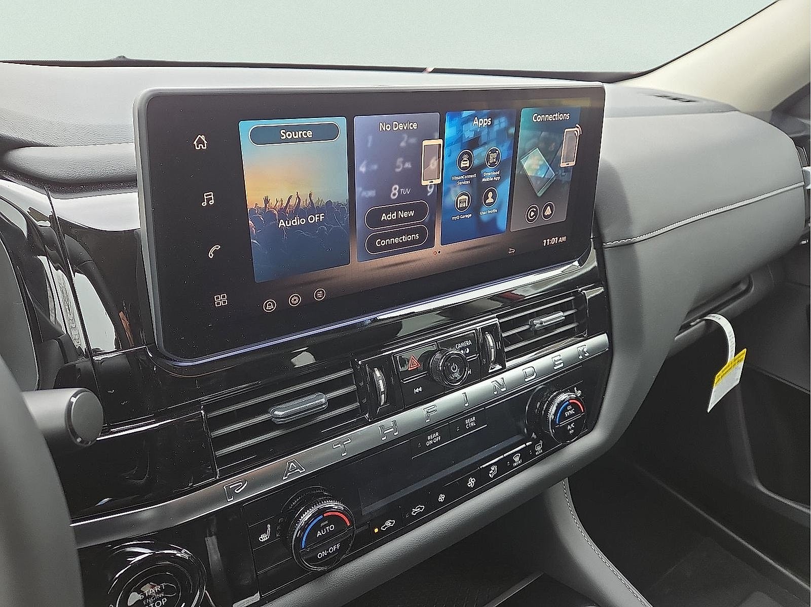 2026 Nissan Pathfinder SV