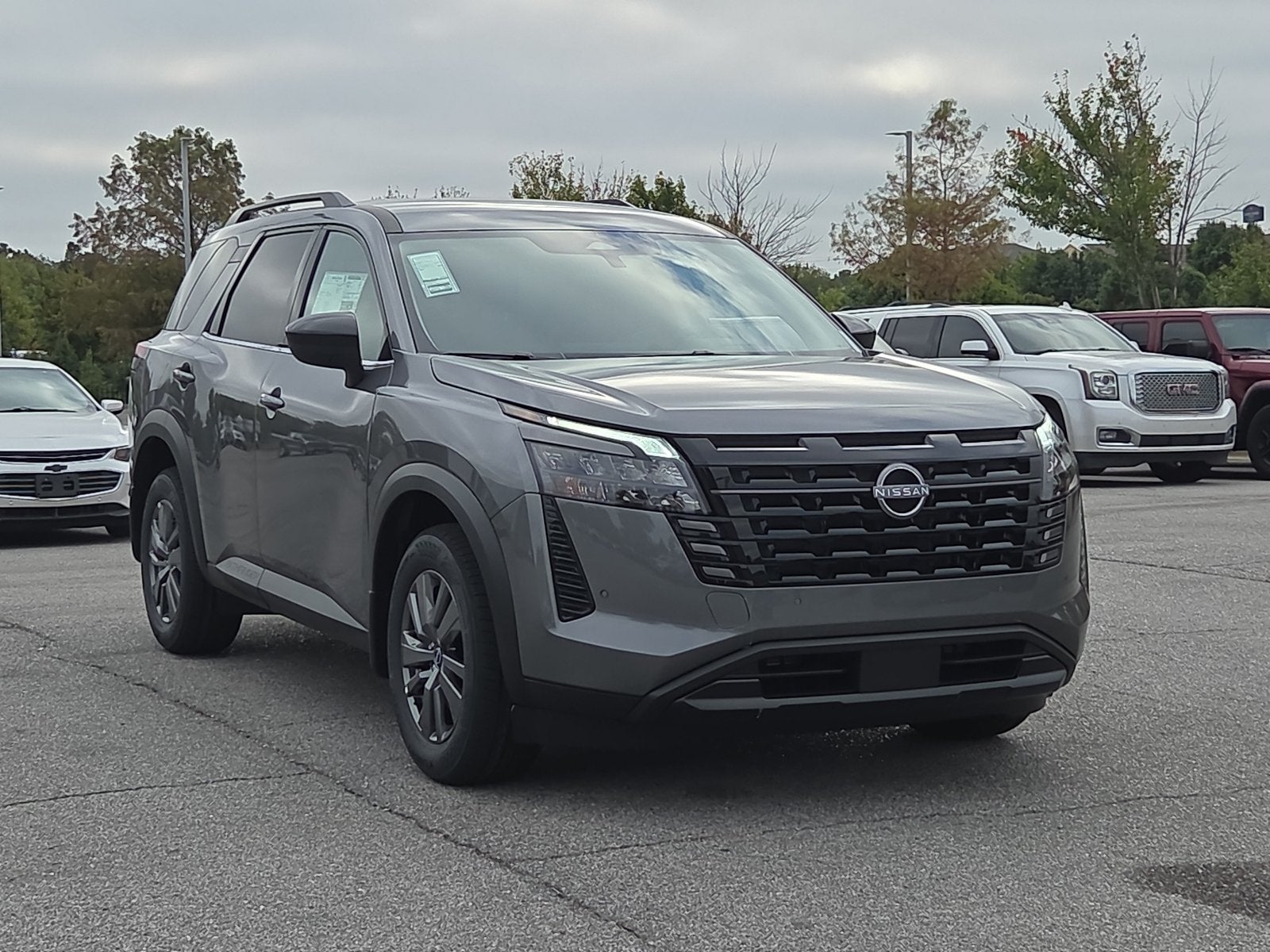 2026 Nissan Pathfinder SV
