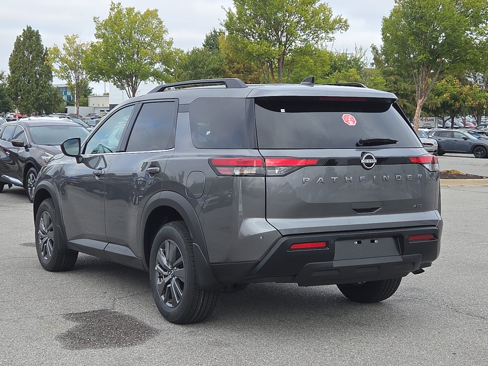 2026 Nissan Pathfinder SV
