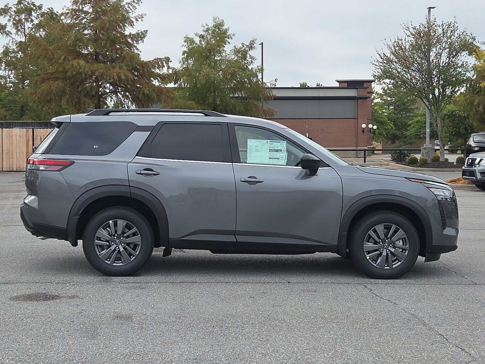 2026 Nissan Pathfinder SV