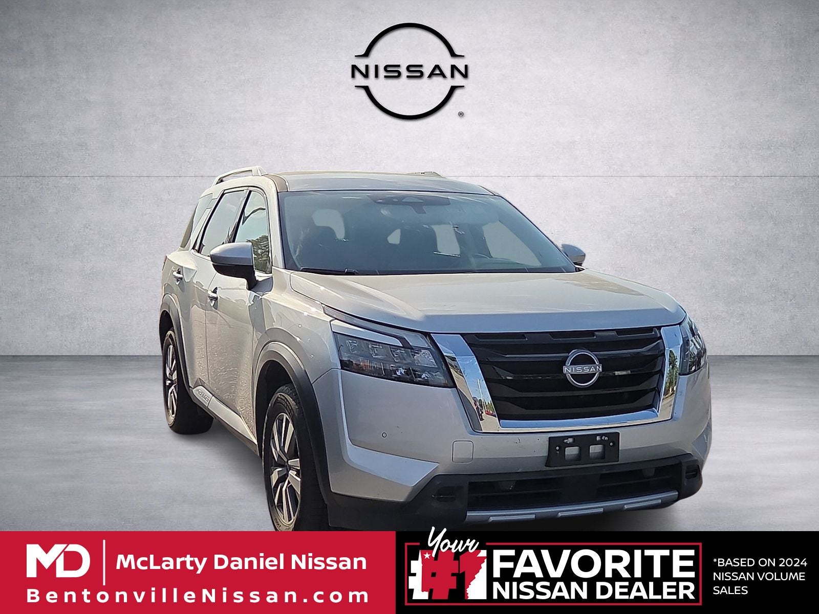 2025 Nissan Pathfinder SL