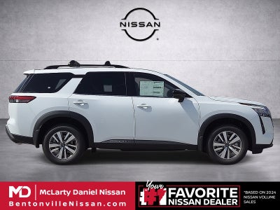 2026 Nissan Pathfinder SL