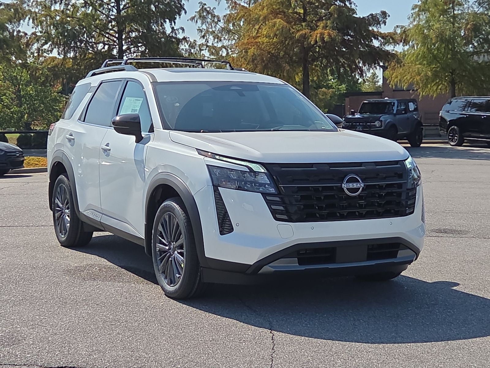 2026 Nissan Pathfinder SL