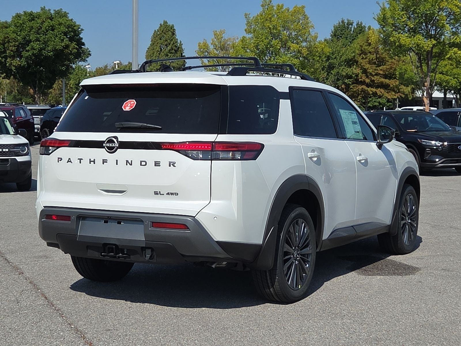 2026 Nissan Pathfinder SL