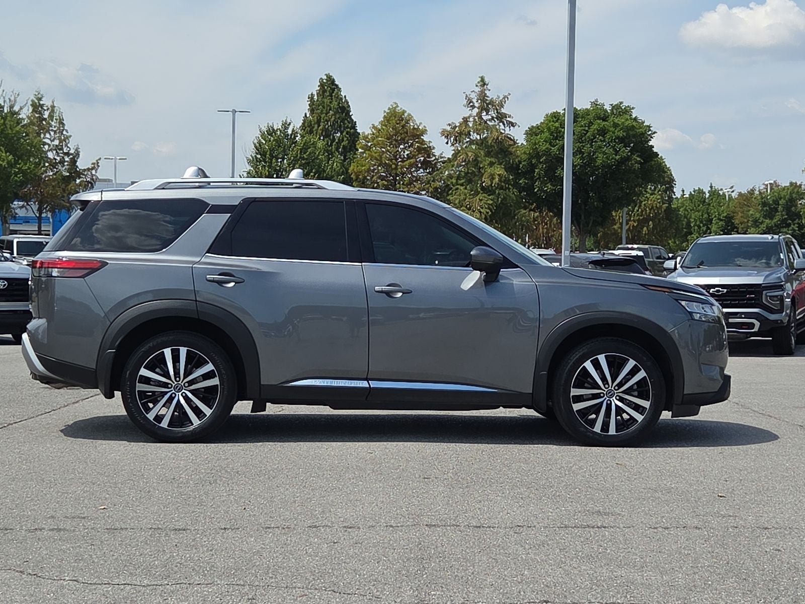 2024 Nissan Pathfinder Platinum