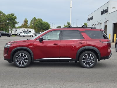2026 Nissan Pathfinder Platinum