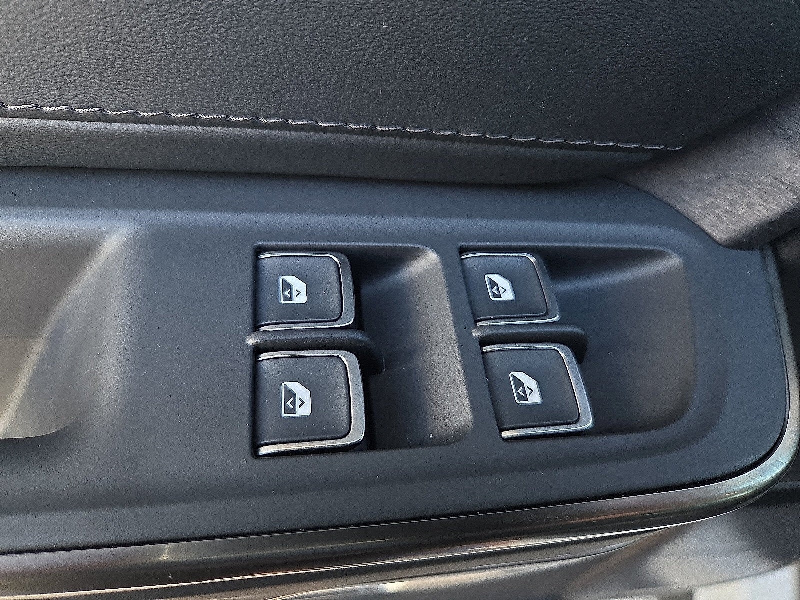 2024 Rivian R1S Adventure Quad Motor Large Pack