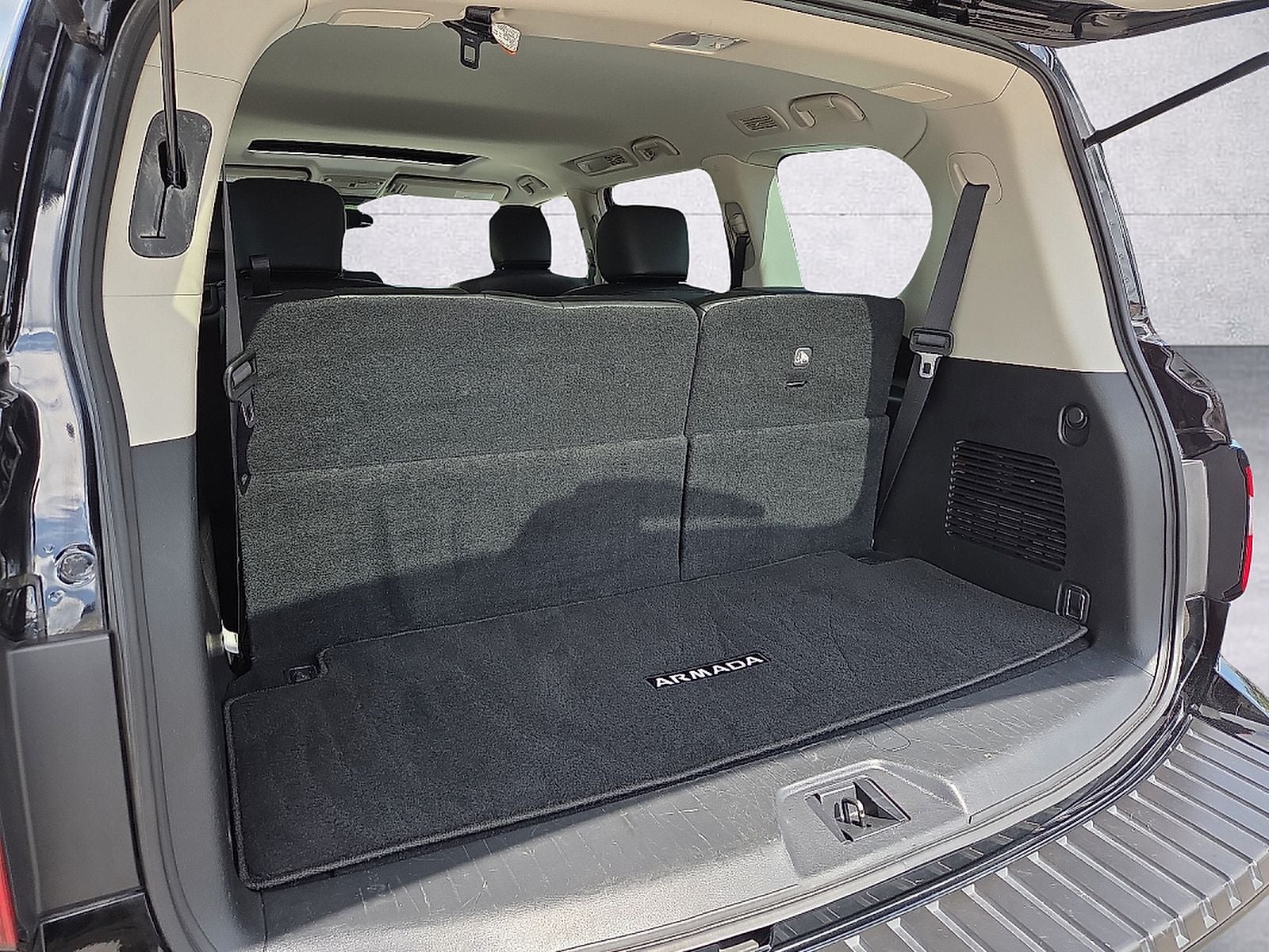 2022 Nissan Armada SL