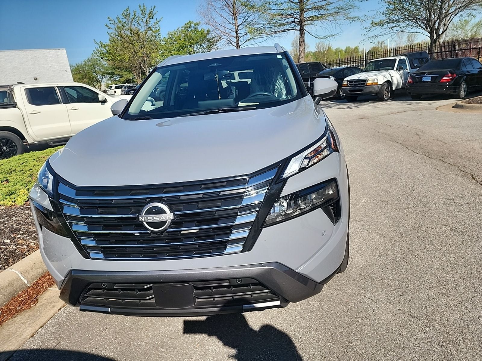 2024 Nissan Rogue SL