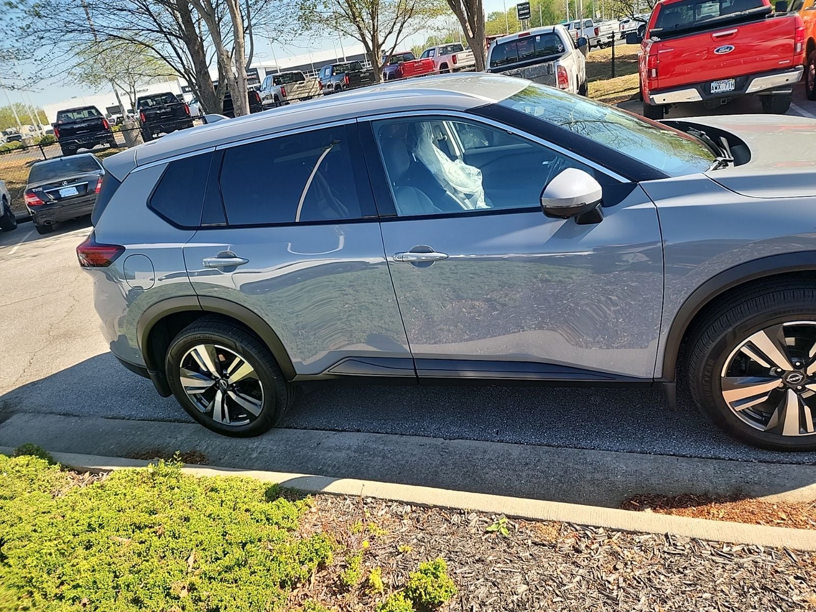 2024 Nissan Rogue SL